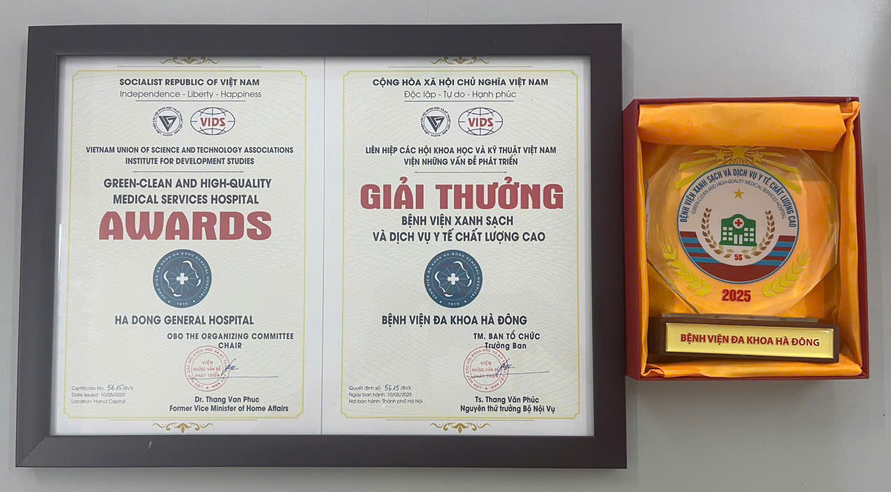 Bệnh viện Đa khoa Hà Đông vinh dự đón nhận giải thưởng “Bệnh viện xanh sạch và dịch vụ y tế chất lượng cao” năm 2025.