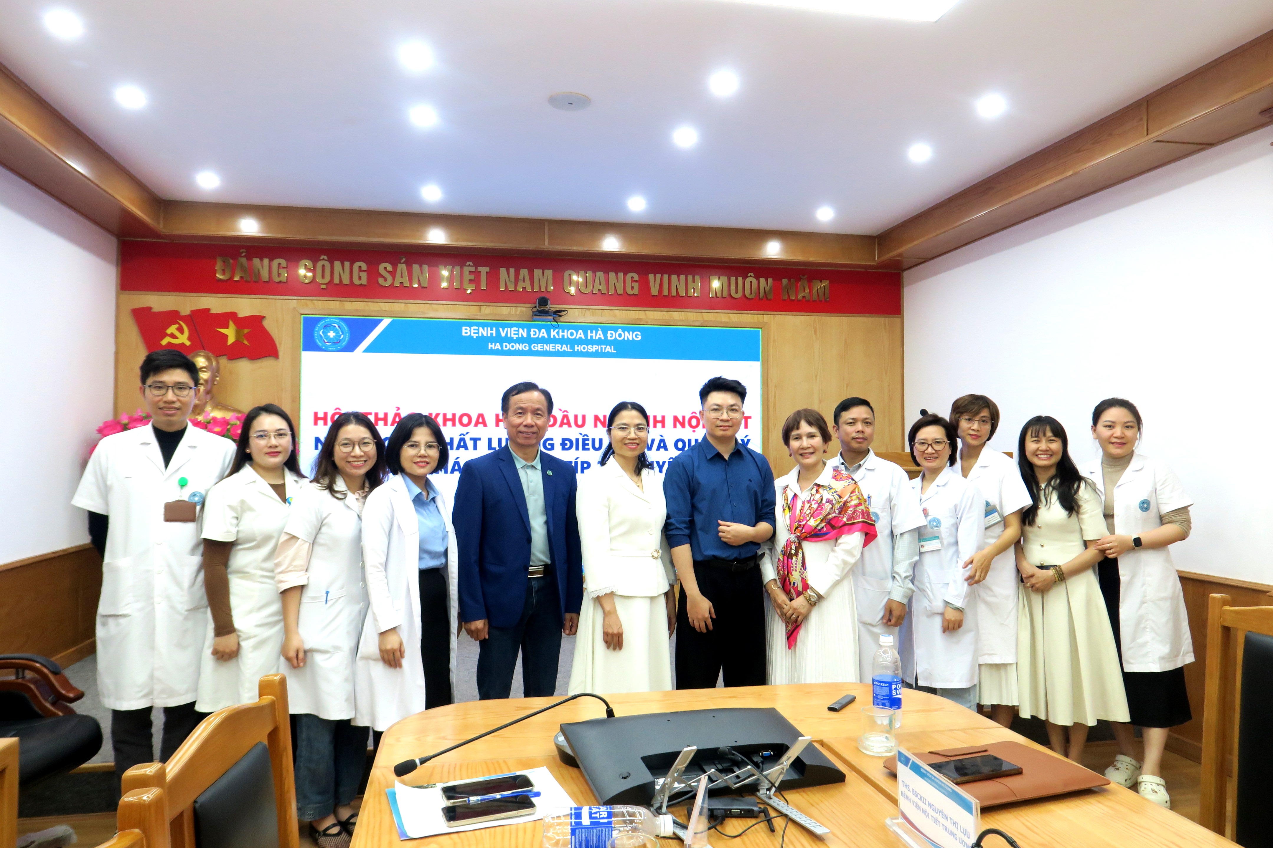 Bệnh viện Đa khoa Hà Đông tổ chức Hội thảo khoa học Đầu ngành Nội tiết với chủ đề  “Nâng cao chất lượng điều trị và quản lý bệnh đái tháo đường típ 2 ở tuyến cơ sở”.