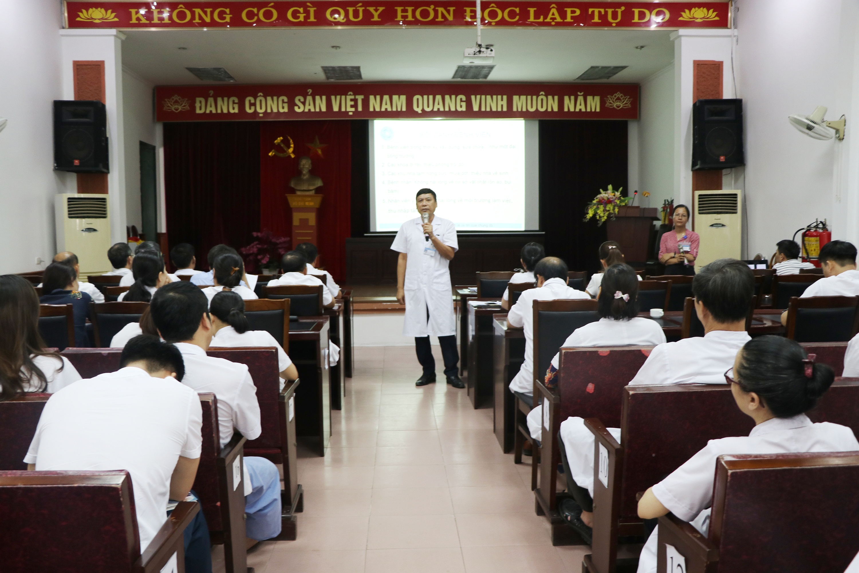  Hội nghị sơ kết công tác Bệnh viện 6 tháng đầu năm và triển khai phương hướng, nhiệm vụ 6 tháng cuối năm 2020 