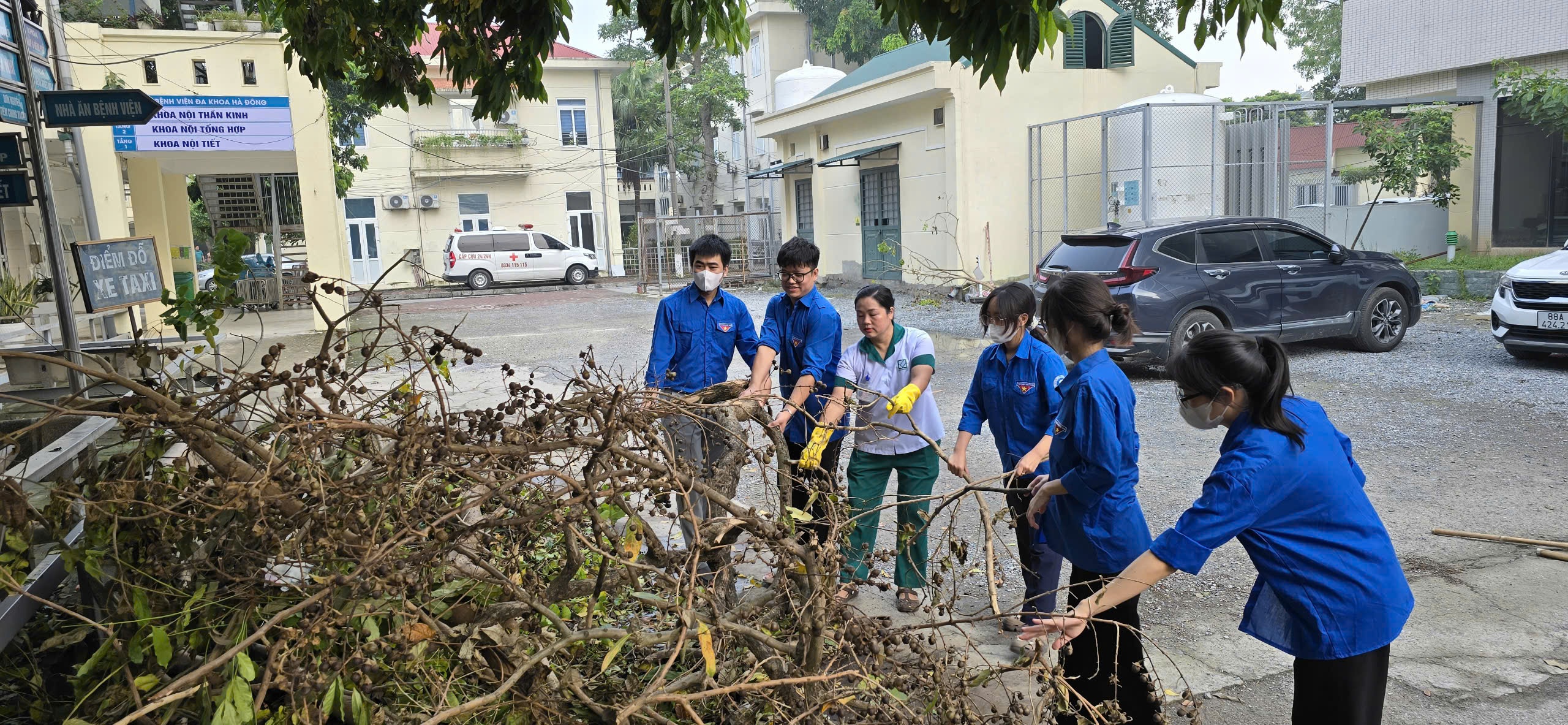  BVĐK Hà Đông: Ra quân tổng vệ sinh môi trường sau bão số 3 