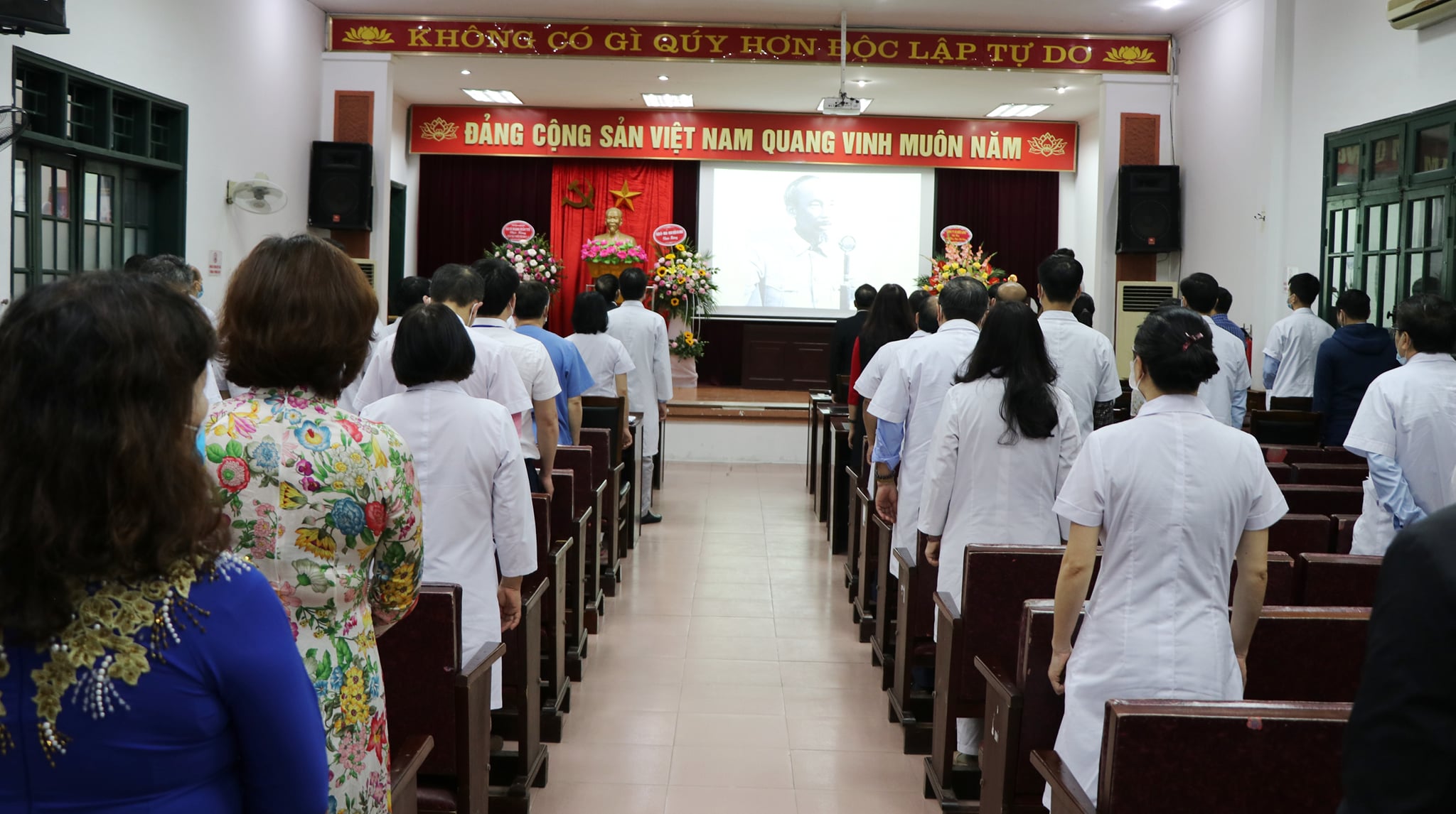  Phát động thi đua nhân dịp kỷ niệm 66 năm Ngày Thầy thuốc Việt Nam(27/2/1955 - 27/2/2021) và vinh danh “Thầy thuốc ưu tú lần thứ 13” 