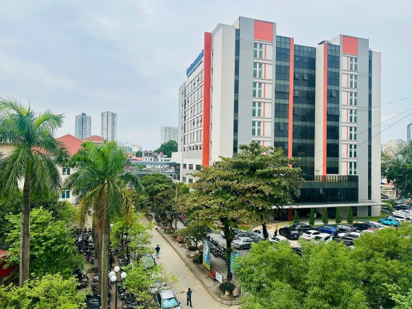 Môi trường cơ sở y tế xanh - sạch - đẹp: Khi mỗi người góp sức cho một cây xanh, phân loại rác thải đúng chỗ