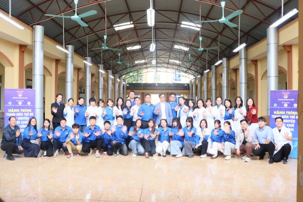 Bệnh viện Đa khoa Hà Đông khám, cấp thuốc miễn phí cho người dân xã Đa Phúc thành phố Hà Nội trong hành trình thanh niên Thủ đô vì sức khỏe cộng đồng năm 2026