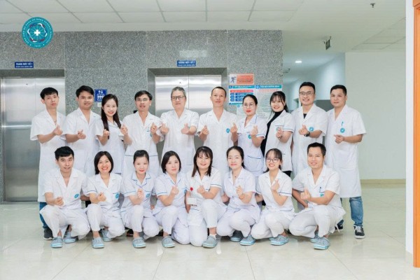 Chấn thương sọ não: Máu tụ ngoài màng cứng cấp tính cấp cứu tối khẩn cấp giành giật sự sống.