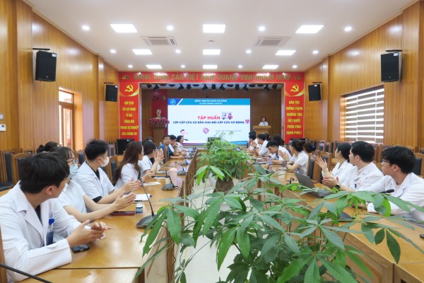 Tập huấn cấp cứu cơ bản cho Đội cấp cứu cơ động: Nâng cao năng lực ứng phó cấp cứu ngoại viện và thảm họa