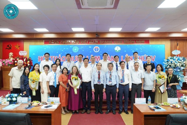 Hội thảo Dược lâm sàng tại Bệnh viện Hà Đông: Nhiều báo cáo khoa học từ chuyên gia đầu ngành nâng cao hiệu quả điều trị vì người bệnh và cộng đồng
