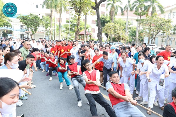 Sôi nổi giải kéo co Chào mừng 116 năm Ngày Truyền thống Bệnh viện Đa Khoa Hà Đông (17/10/1910 – 17/10/2026)