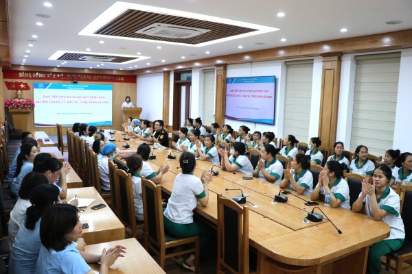 BVĐK Hà Đông tập huấn kỹ năng giao tiếp ứng xử dành cho Hộ lý – Bảo vệ – Công nhân vệ sinh