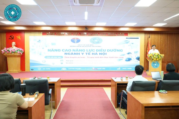 Bệnh viện Đa khoa Hà Đông: Tổ chức đào tạo nâng cao năng lực Điều dưỡng ngành Y tế Hà Nội với chủ đề: '' Tiêm truyền tĩnh mạch an toàn cập nhật những tiến bộ mới''