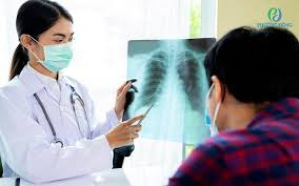 Mùa đông- Thời điểm nguy hiểm với người mắc bệnh phổi mạn tính : chuyên gia hô hấp khuyến cáo người dân chủ động phòng ngừa