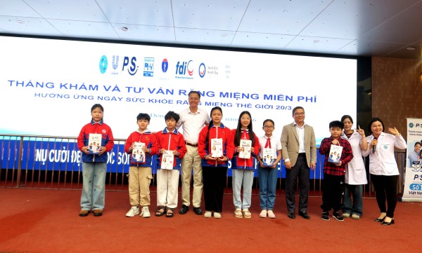 Bệnh viện Đa khoa Hà Đông tổ chức khám răng miệng cho học sinh hưởng ứng Ngày Răng miệng Thế giới 2026 với chủ đề “ Nụ cười đẹp cuộc sống vui”