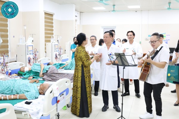 “Khúc ca Blouse trắng” – Một chiều đặc biệt tại Bệnh viện Đa Khoa Hà Đông